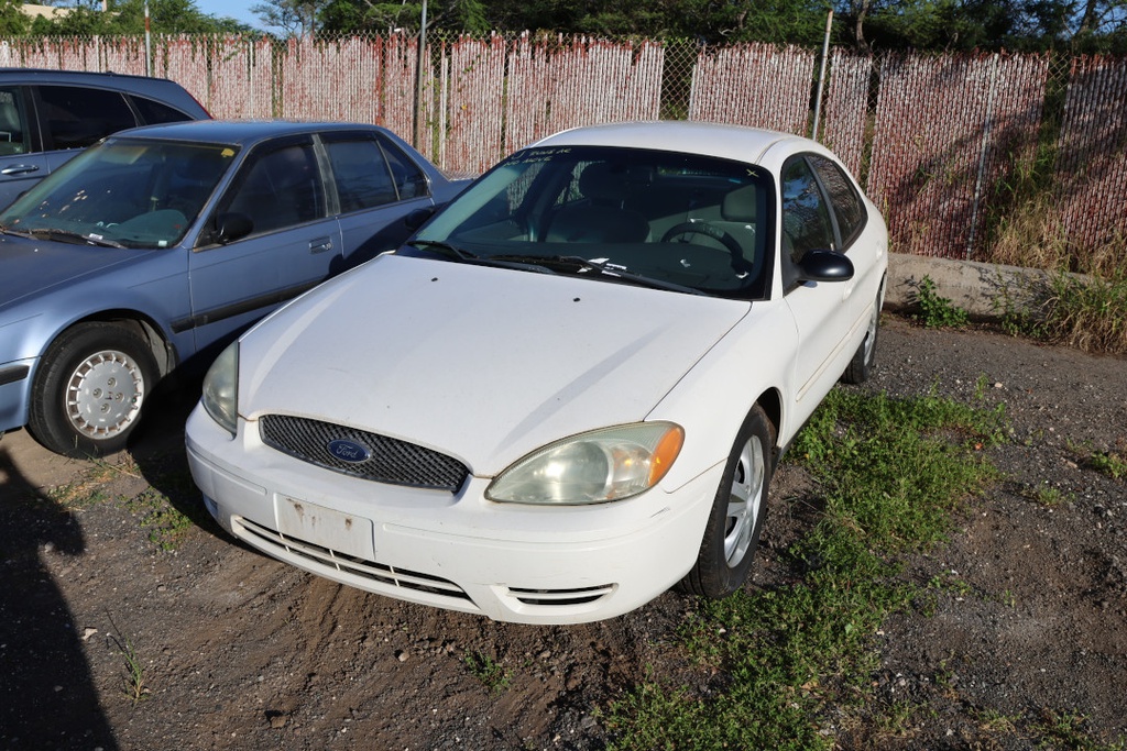 FORD Taurus 2004 NJN989