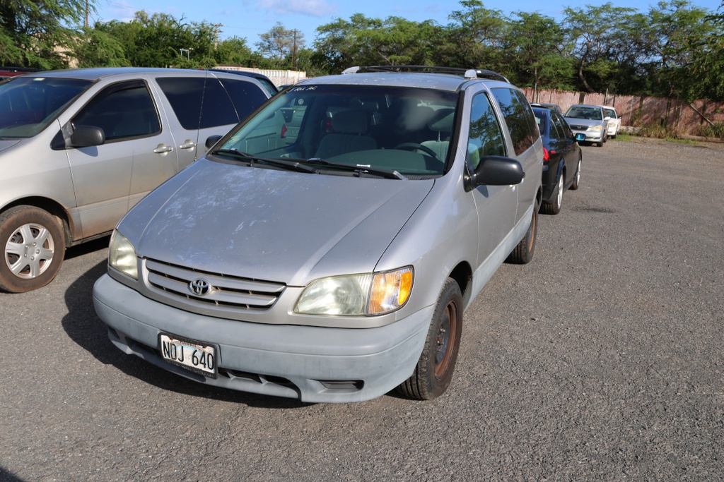 TOYT Sienna 2002 NDJ640