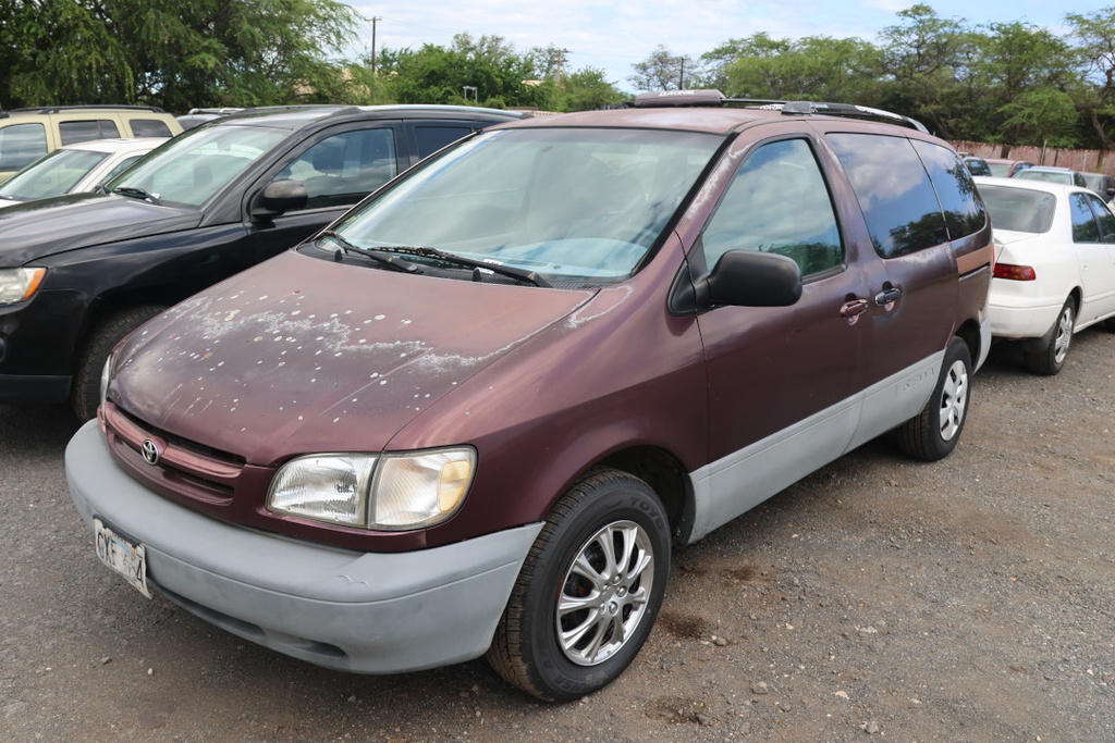 TOYT Sienna 1999 GXF464