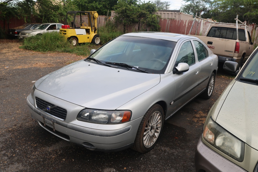 VOLV S60 2002 JWZ876