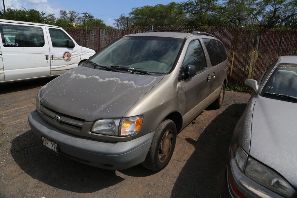 TOYT Sienna 1999 TPY228-5