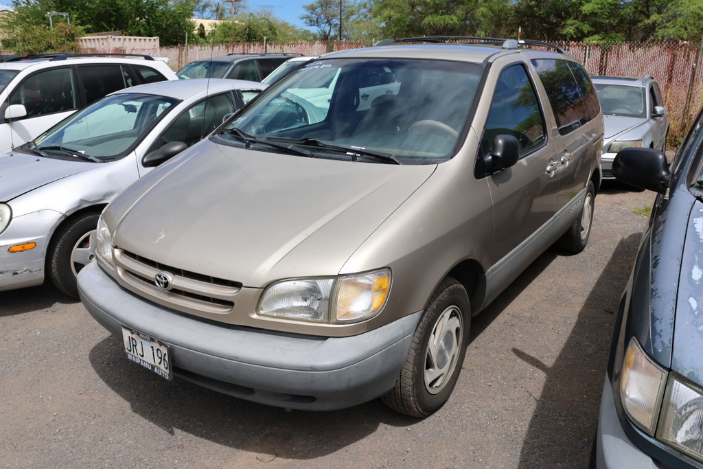 TOYT Sienna 2000 JRJ196